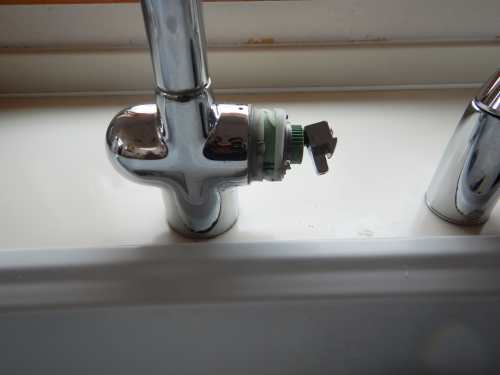M -->キッチン水栓レディラックスプラス水漏れ修理（横浜市青葉区田奈