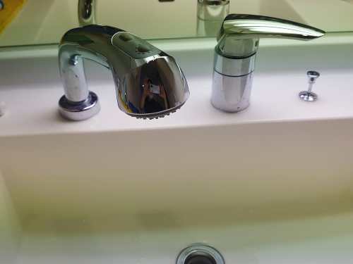 施工前：2穴洗髪シャワー水栓 ユーロディスク　品番32908