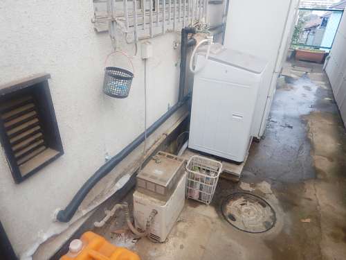 洗濯水栓と露出給水管を交換