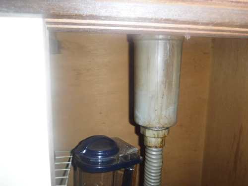 台所排水栓から水漏れ