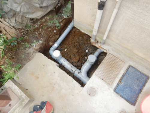 掃除口設置および排水管接続 