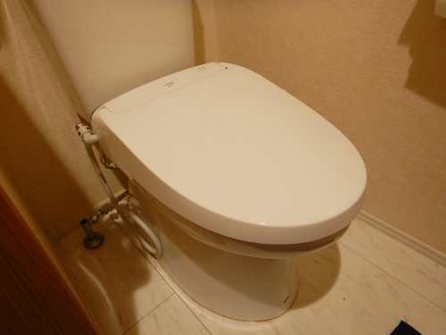 新しく付ける温水洗浄便座LIXILシャワートイレ