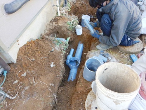 新しい排水管マス取付 4