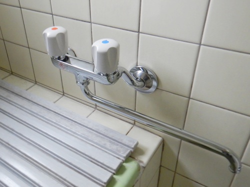 浴槽用水栓交換