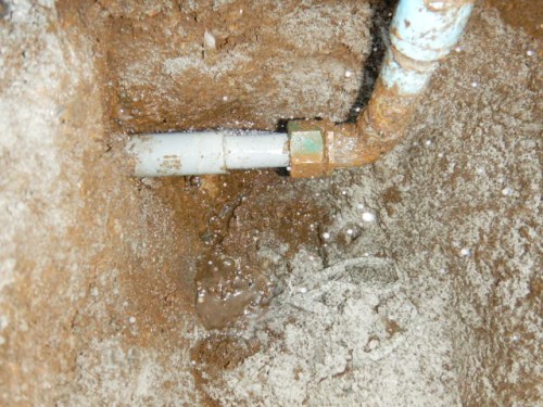 鉄管の腐食による漏水