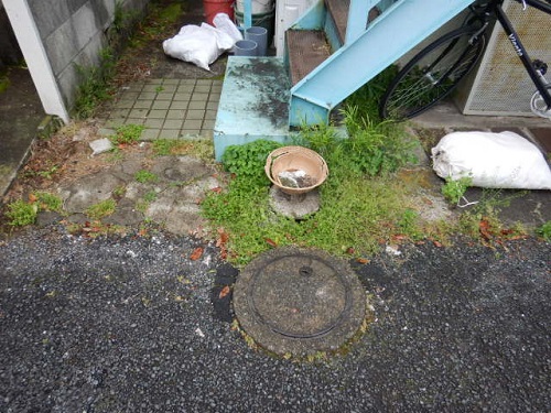 施工前:既存コンクリートマス