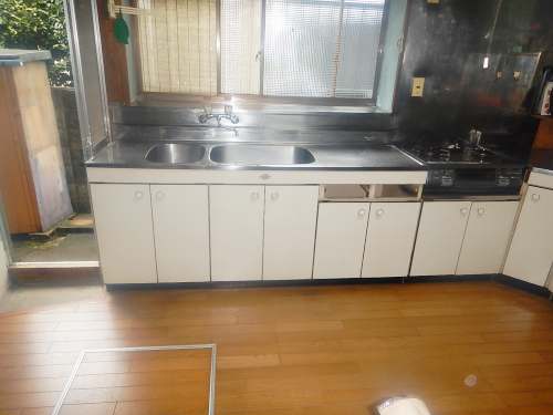 既存の流し台とコンロ台