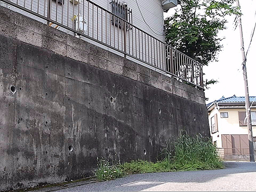 擁壁から水漏れ