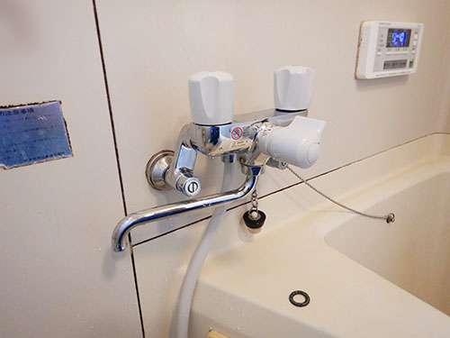 TOTO 壁付2ハンドル混合水栓 品番:TMS20C に交換