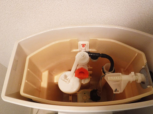 トイレタンク内部