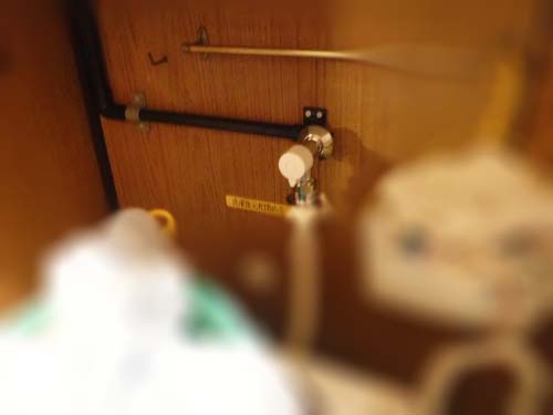 露出給水管新設(洗濯水栓接続部)および洗濯水栓交換