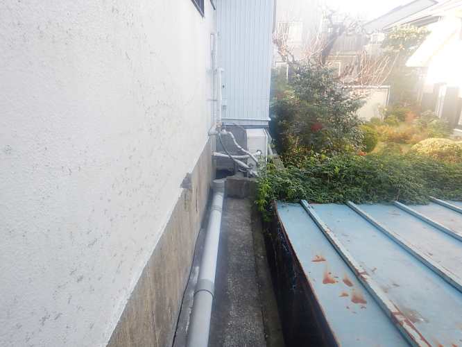 外の排水管に接続
