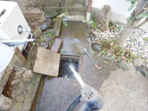 高圧洗浄機でつまりを除去