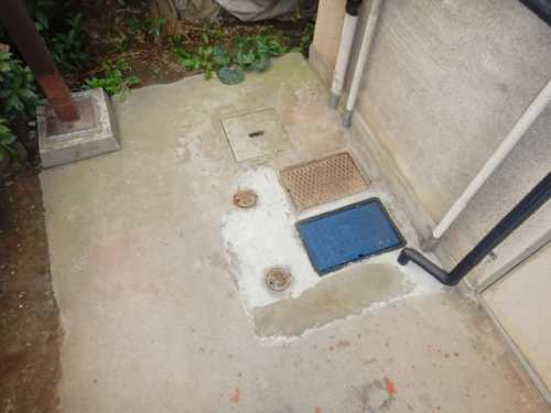 水道メーターBOX周りで水漏れ